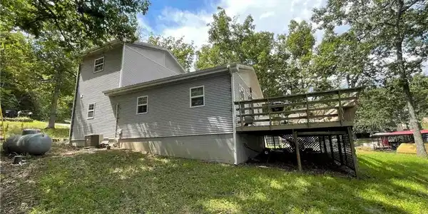 1589 Robin Hood Lane