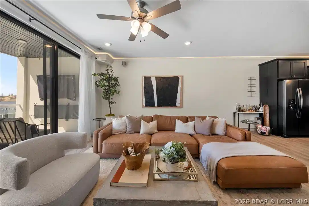 Image 1: Living Room