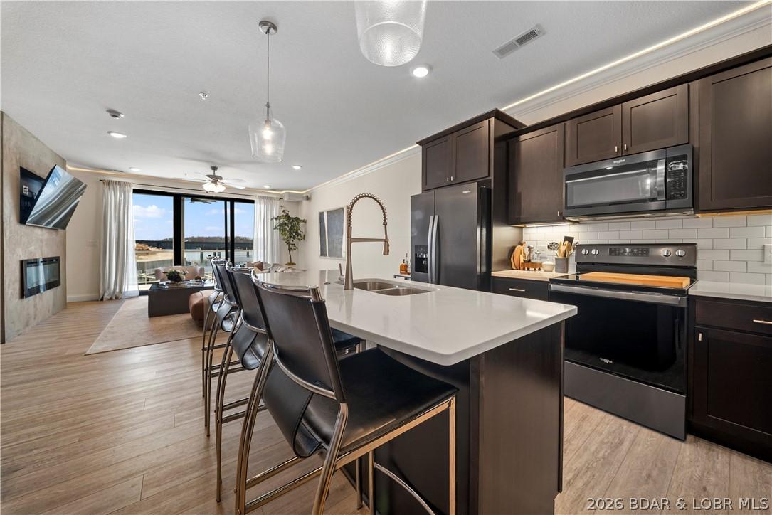 Image 3: Kitchen