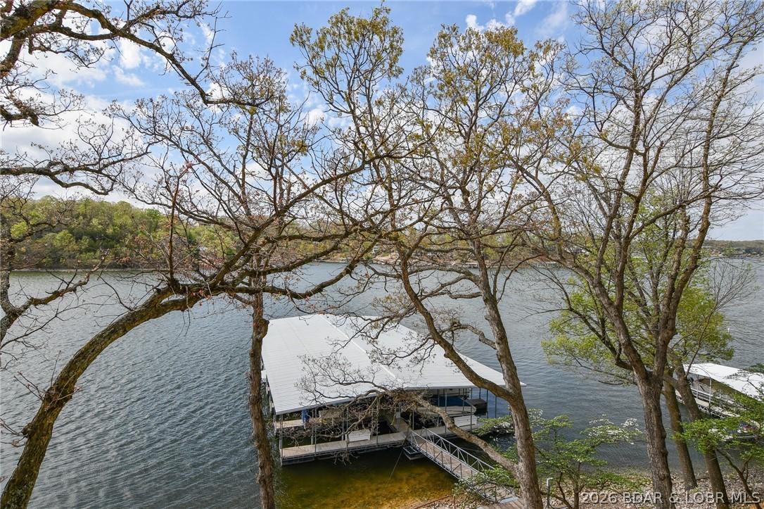 Image 1: Amazing lake views