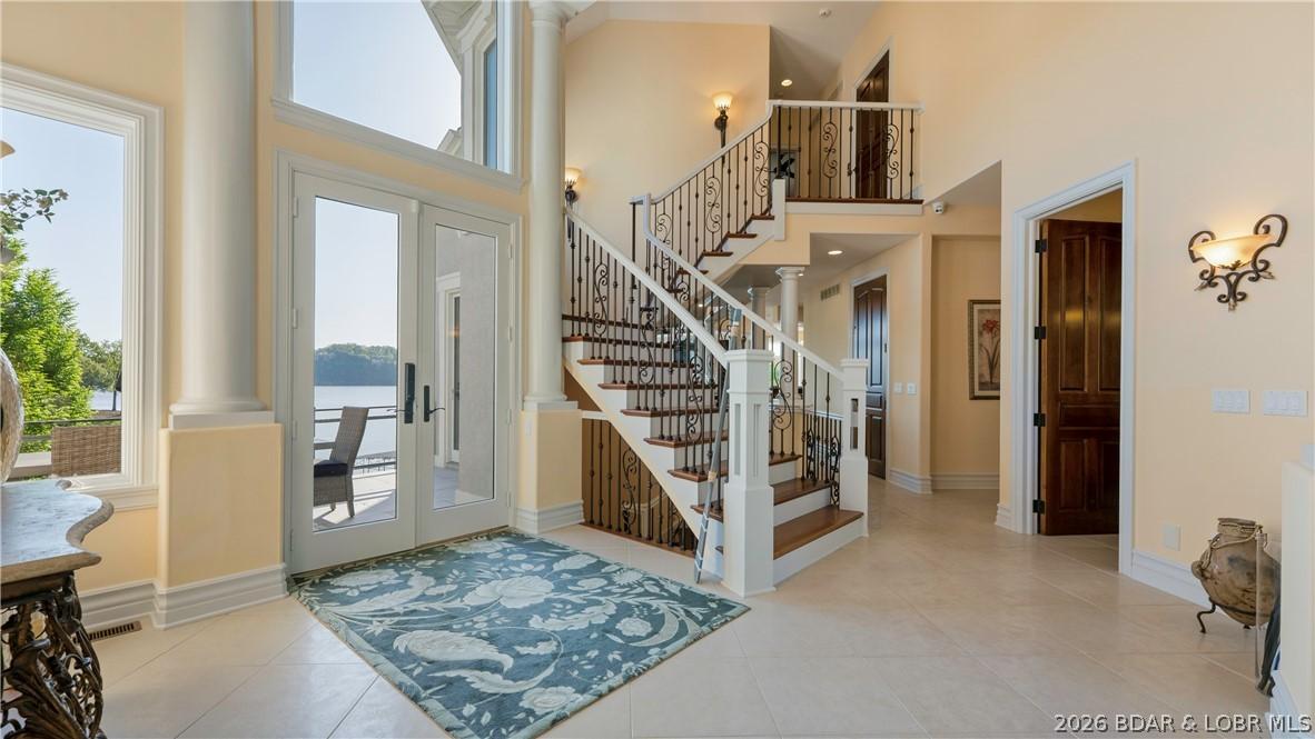 Image 3: This grand entry is perfect for this extraordinary
