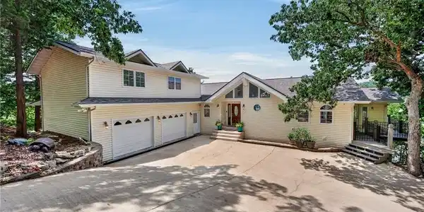 Image 2: Street Side of this Lovely & Spacious____ SqFt Lak