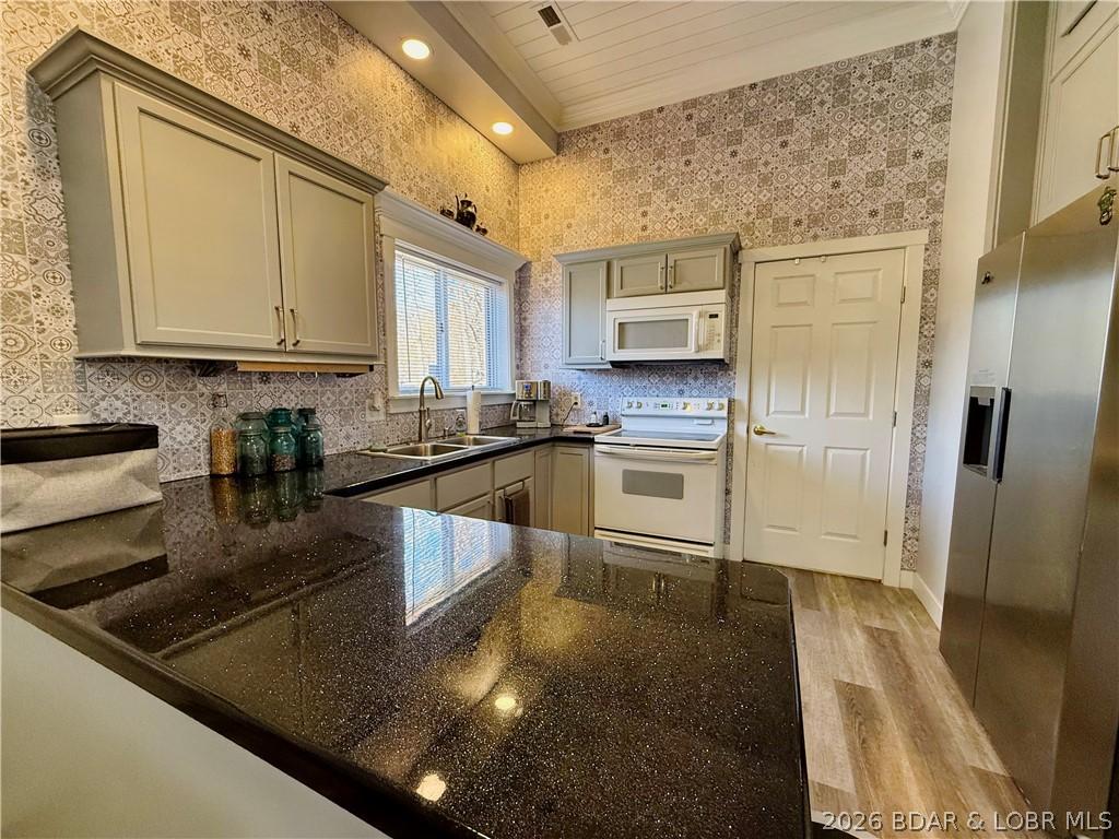 Image 4: Open Floor plan