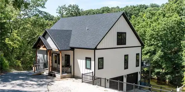 11 Cardinal Circle