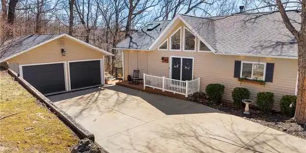 385 Woodland Point