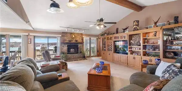 Image 4: Great views in the living room!