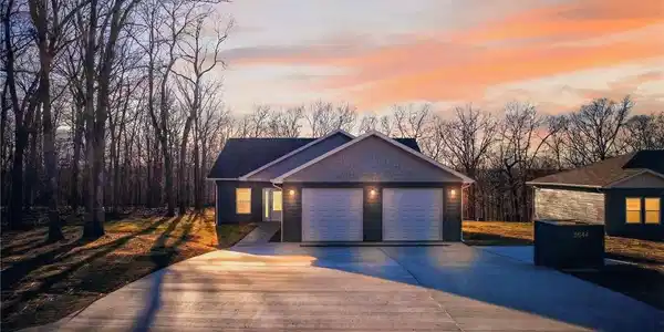 5844 Horseshoe Bend Parkway
