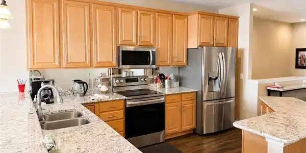 Image 4: Kitchen