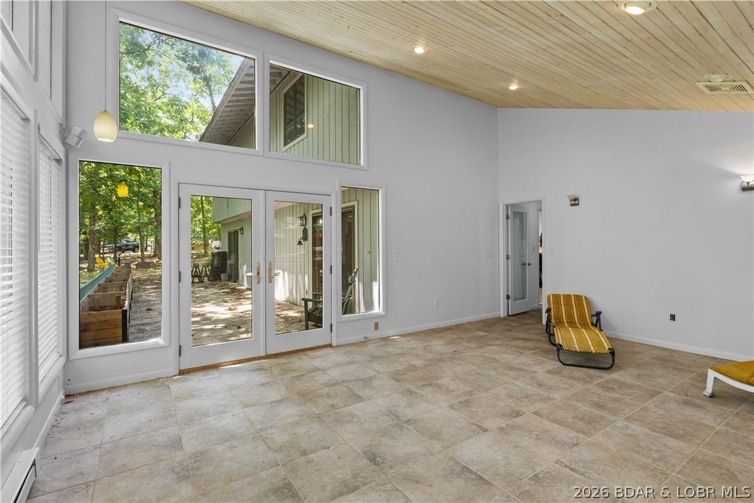 Image 2: 4 seasons patio can lead directly to your outside