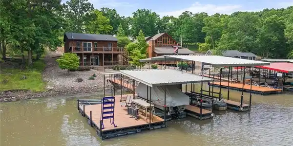 2539 Robin Hood Lane