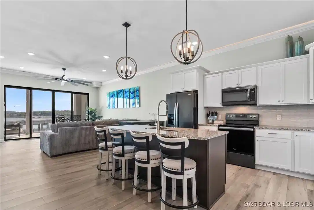 Image 1: Modern Kitchen