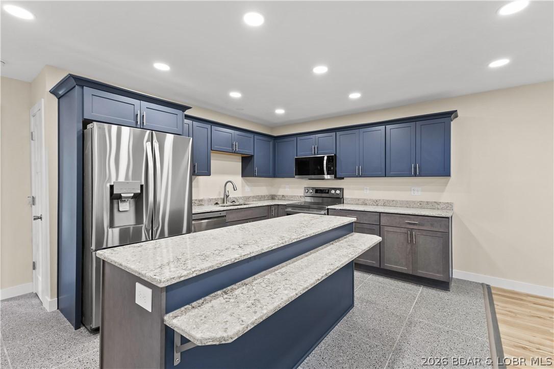 Image 3: Plenty of cabinet and counter space