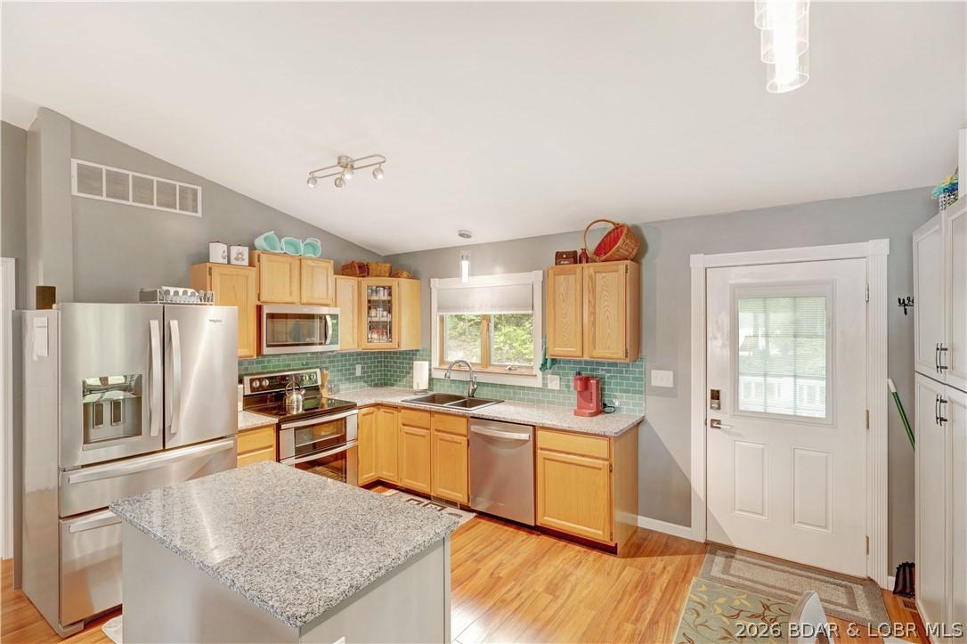 Image 4: Granite countertops