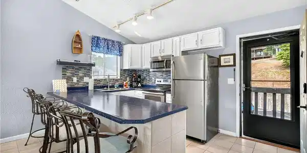 103 Southwood Shores Place