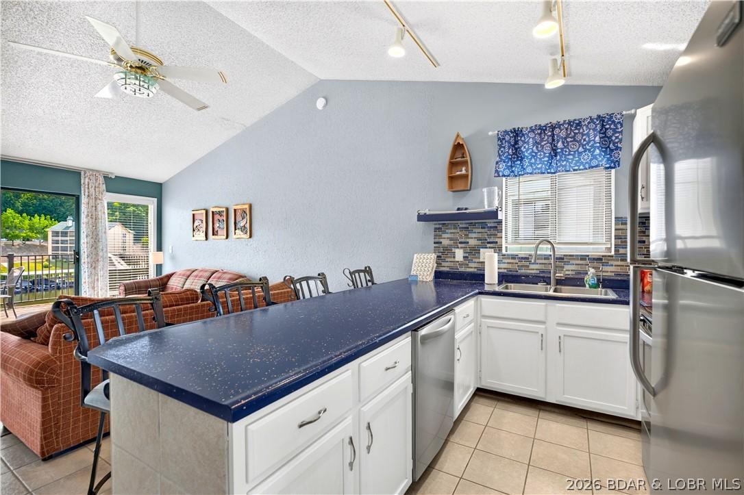 Image 3: Kitchen
