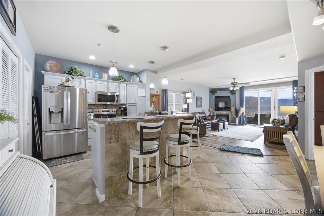 Image 3: Kitchen