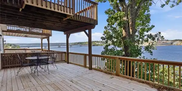 1139 Redbud Road