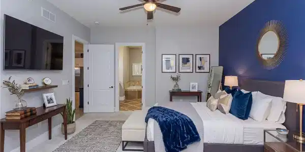 Image 3: Master Bedroom