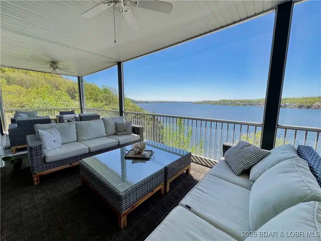 Image 1: Upper Deck with panoramic views