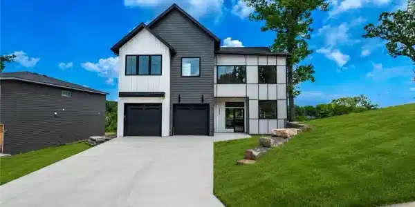 5539 Deephaven Lane