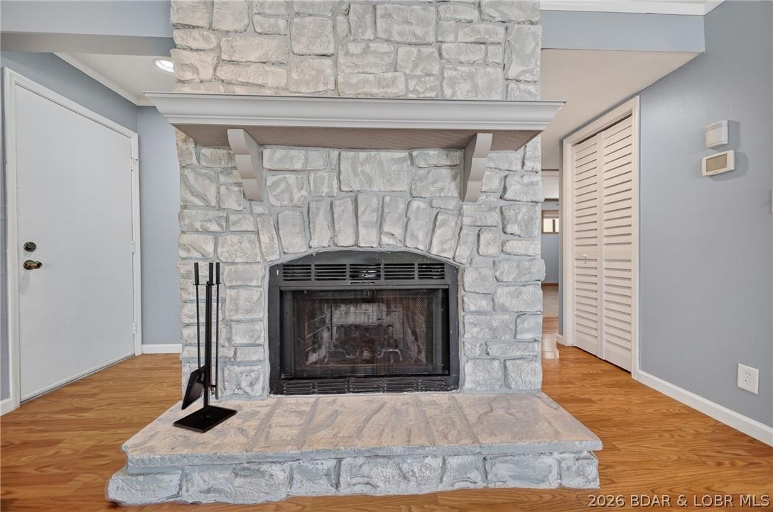 Image 3: Fireplace is only allowed an electric insert. NO W