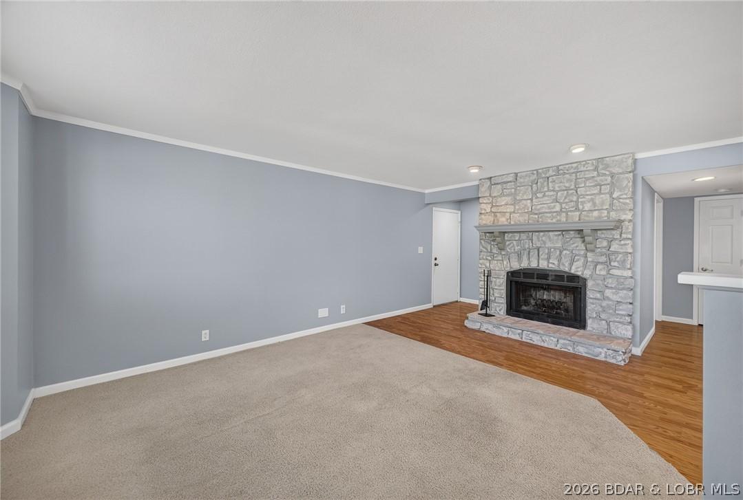 Image 4: Large living room area, room for all your furnitur