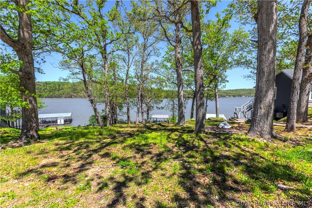 Image 2: Beautiful views of lakefront lot