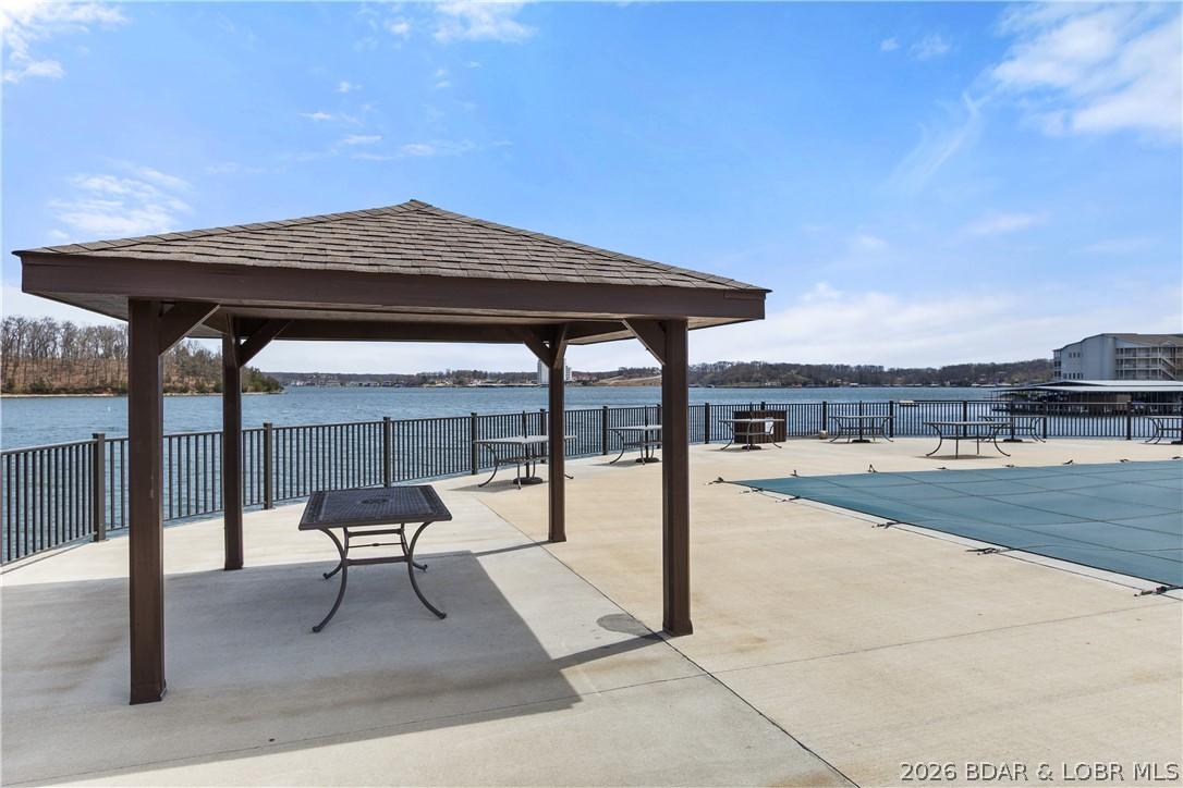 Image 3: Outdoor pool area