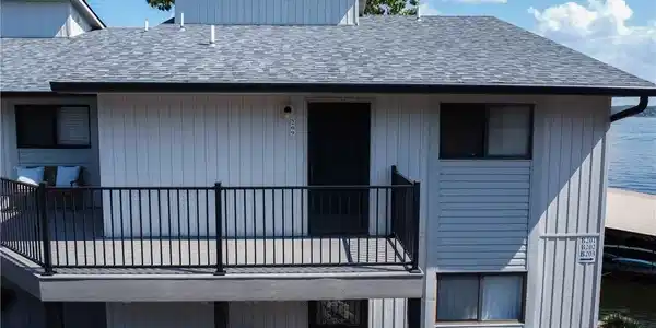 Image 2: Top floor, end unit with only one flight of stairs