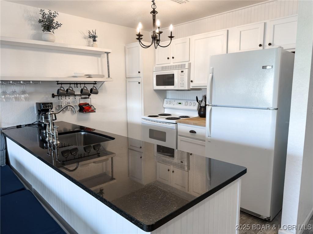 Image 3: Kitchen