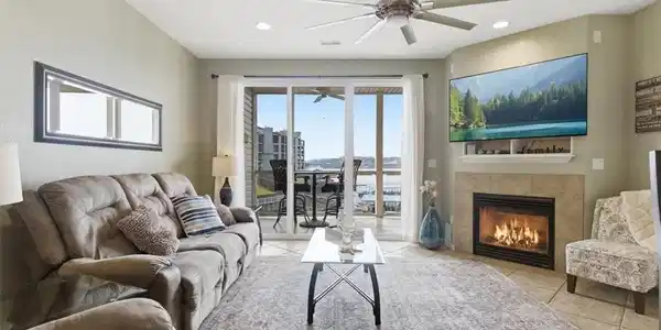 1215 Lands End Parkway