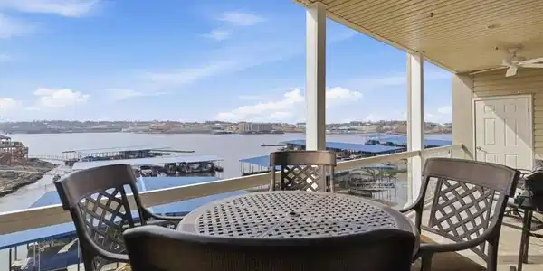 Image 3: Amazing big water views with BBQ pit.