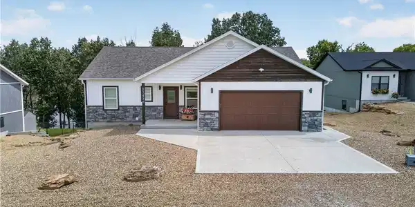 27436 Runway Circle