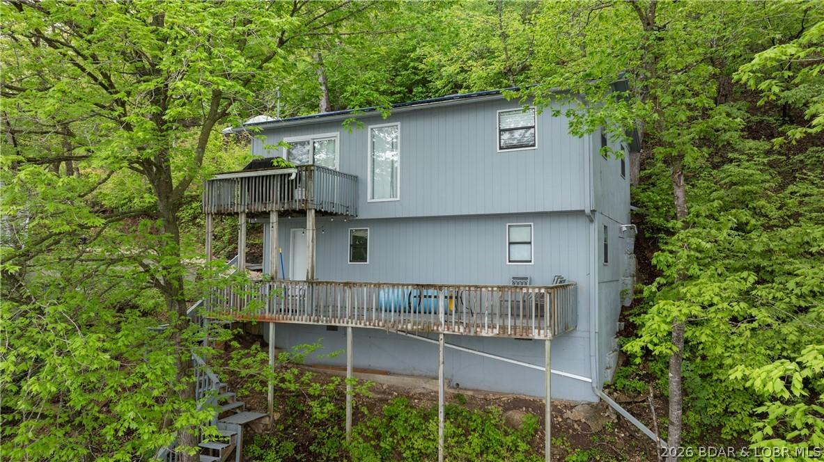 Image 3: Beautiful West-facing property.
