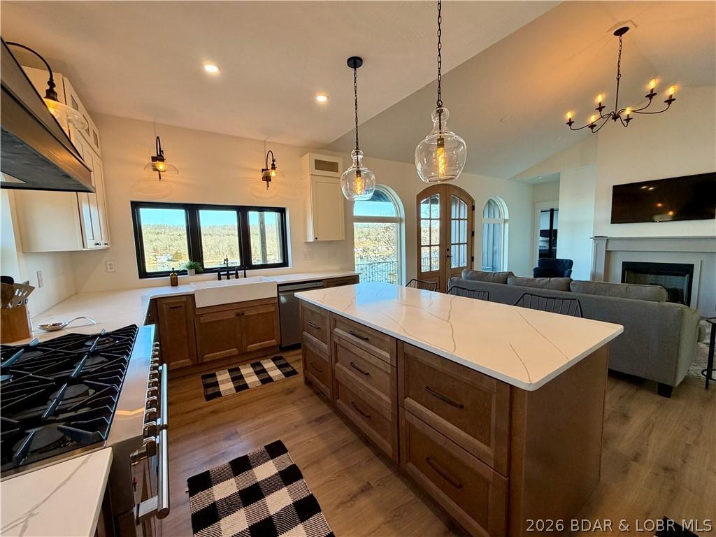 Image 4: kitchen main level