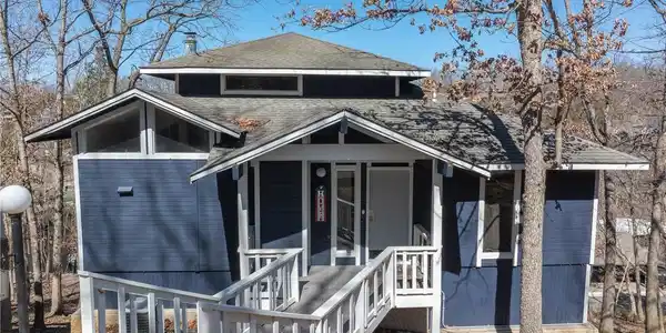 87 Green Turtle Lane
