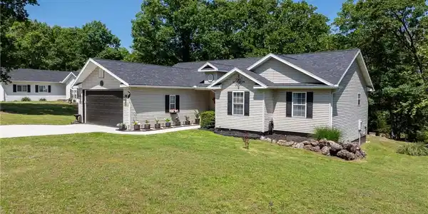 119 Camelot Drive