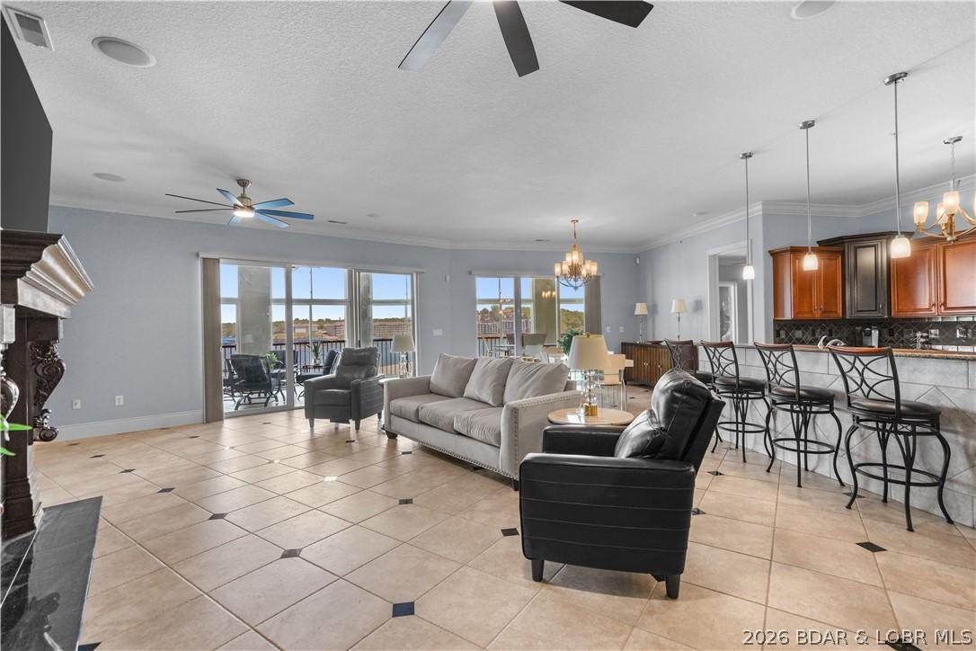 Image 3: Living Room