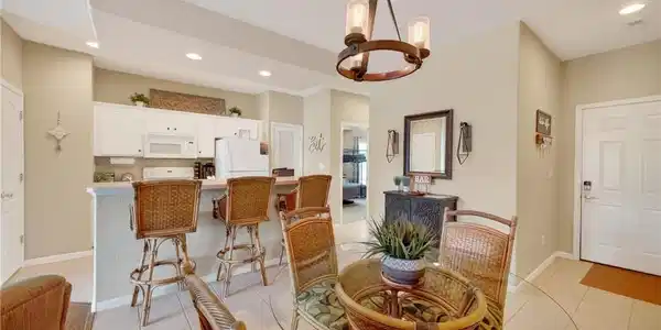 Image 4: Great for entertaining
