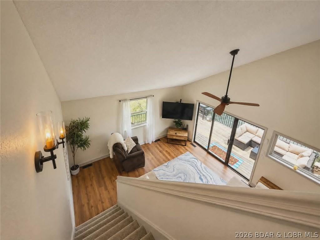 Image 3: Living Area