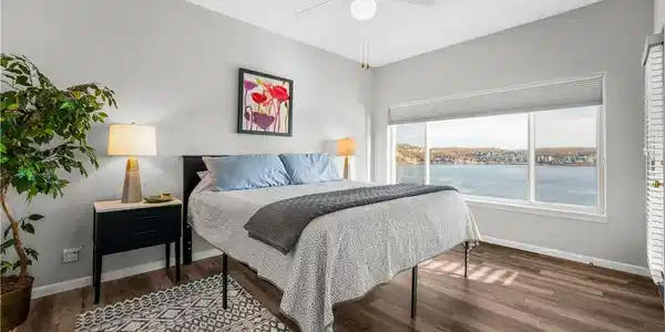 Image 3: Master Bedroom