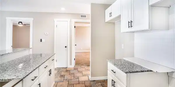 875 Parkside Place