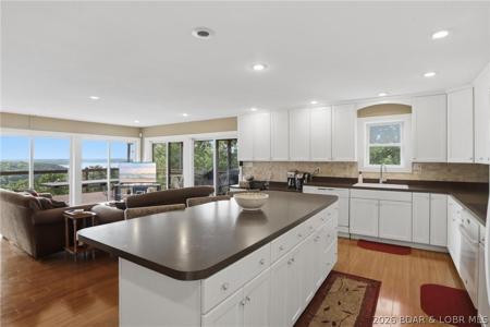 11045 Foothills Lane