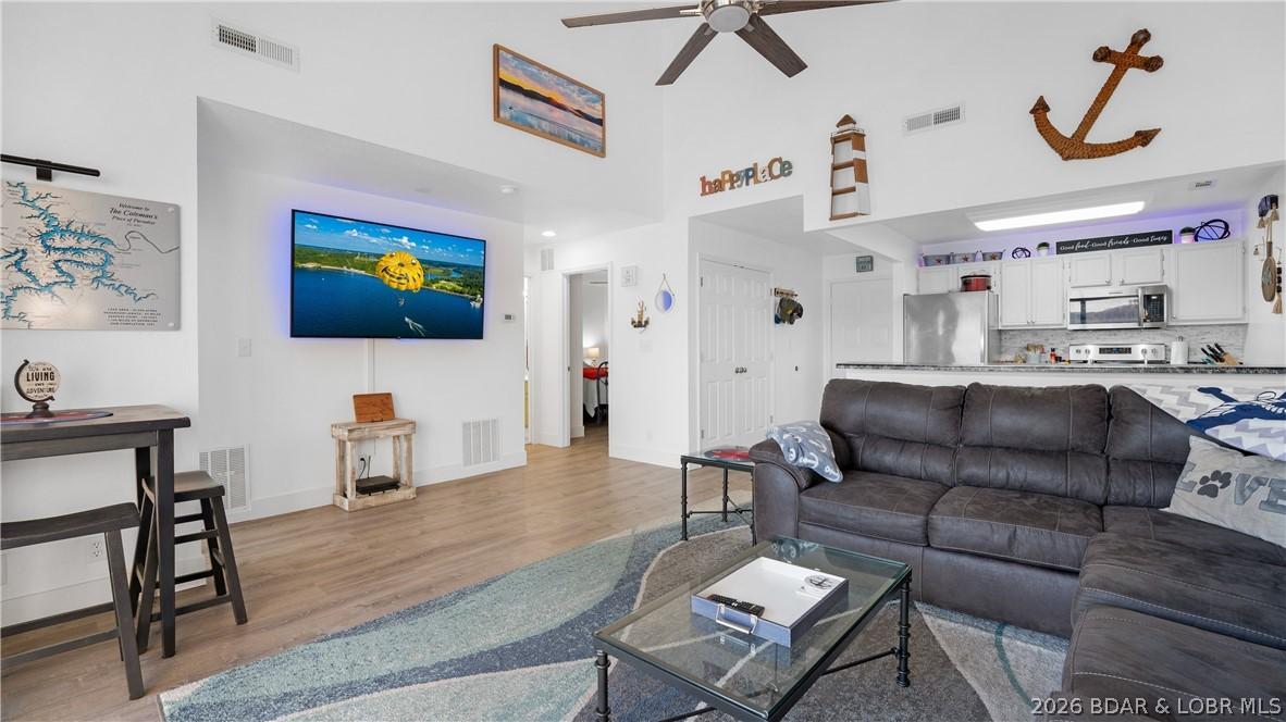 Image 2: Vaulted, great natural light, updated, spacious, w