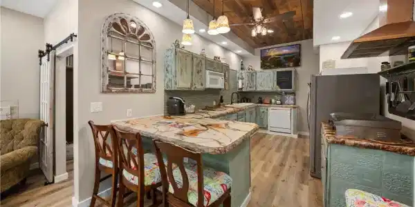960 Spring Cove Road
