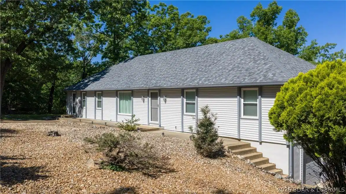 Image 1: Nice home, New roof, Private setting!