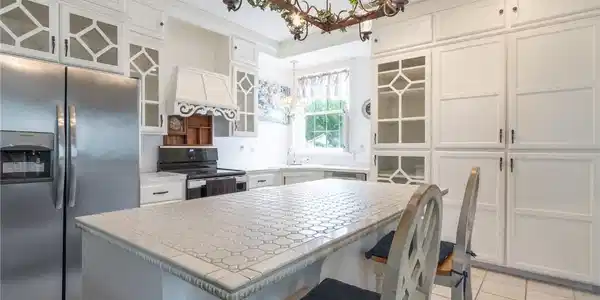 Image 2: Kitchen