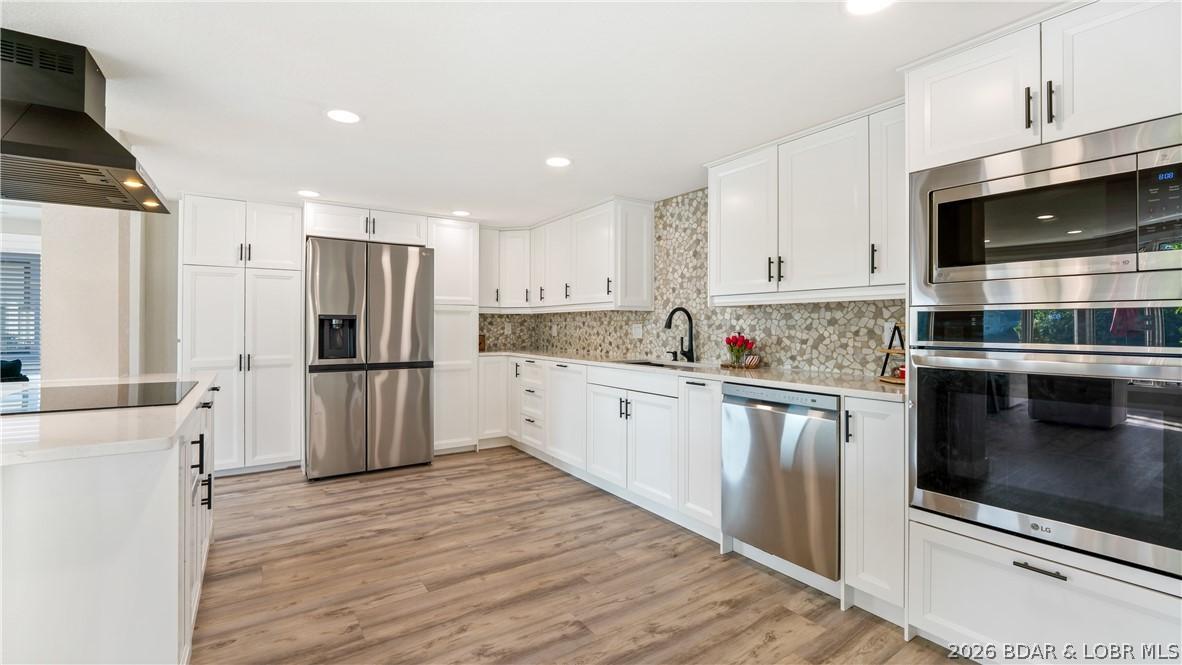 Image 2: Completely remodeled Large kitchen