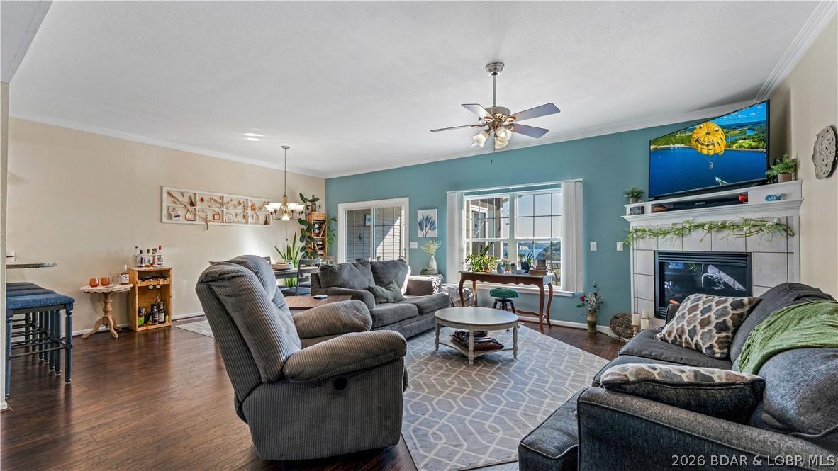 Image 2: Living Room