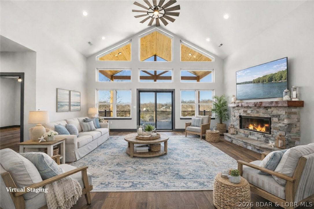 Image 3: Envision kicking back in your large living room wi